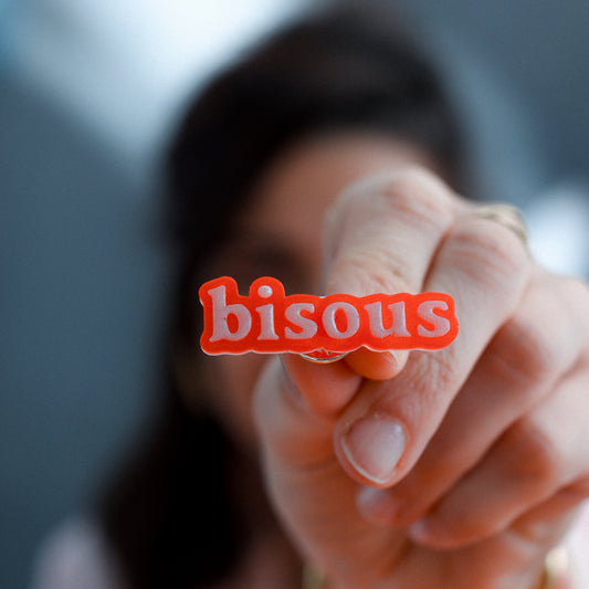 PIN'S BISOUS