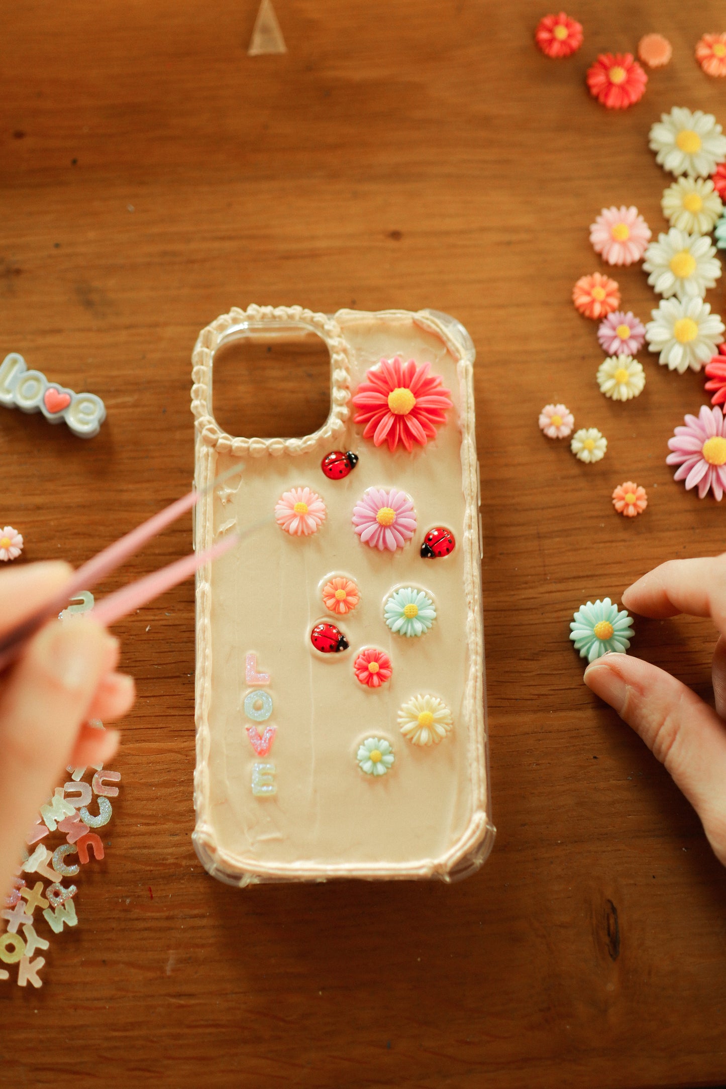 Atelier DIY coque de téléphone mercredi 11 mars chez Annahpa